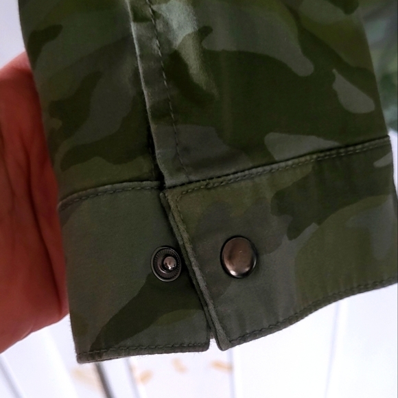 Lane Bryant Ditsy Camo Army Classic Utility Jacket - Picture 8 of 14